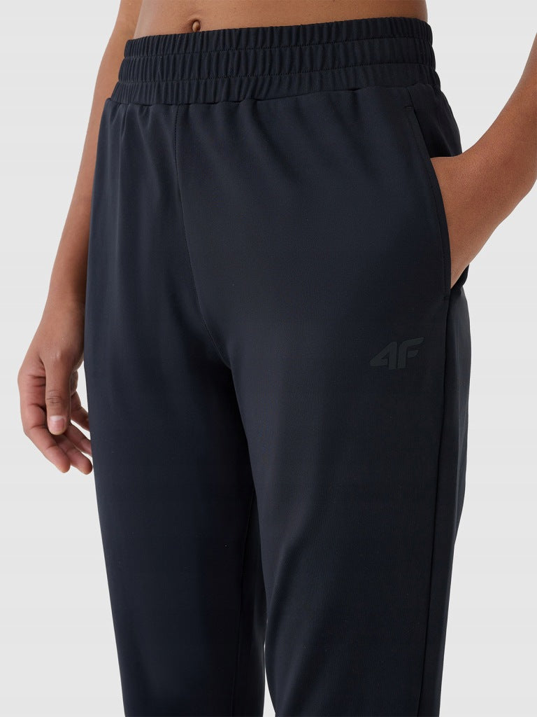 Pantaloni sportivi pentru femei 4F F1389 4FWAW26TFTRF1389 deep black