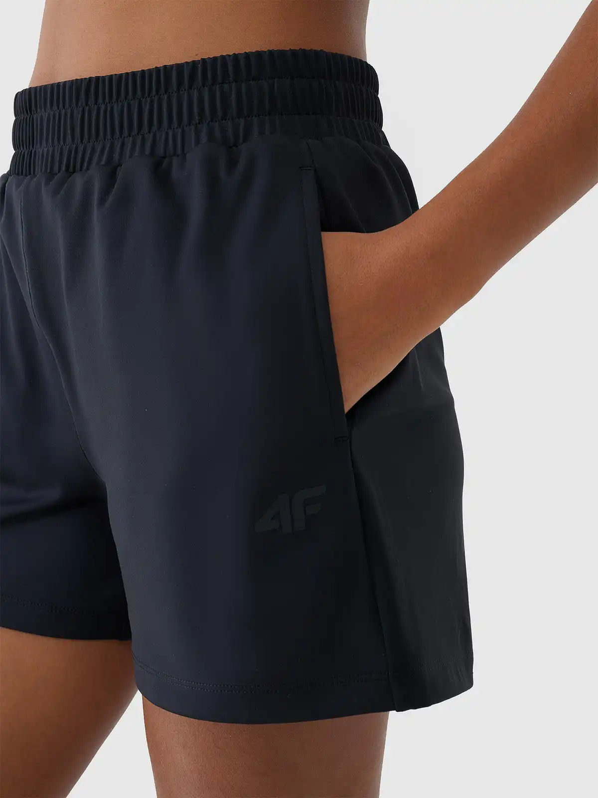 Женские шорты для фитнеса 4F F1649 4FWAW26TFSHF1649 deep black