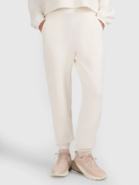 Joggeri pentru femei 4F F1180 4FWAW25TTROF1180 off white
