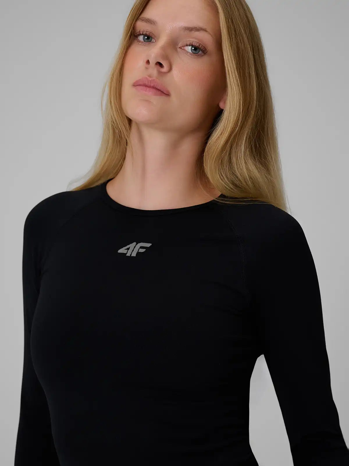 Женский лонгслив термо 4F F326 4FWAW26USEAF326 deep black