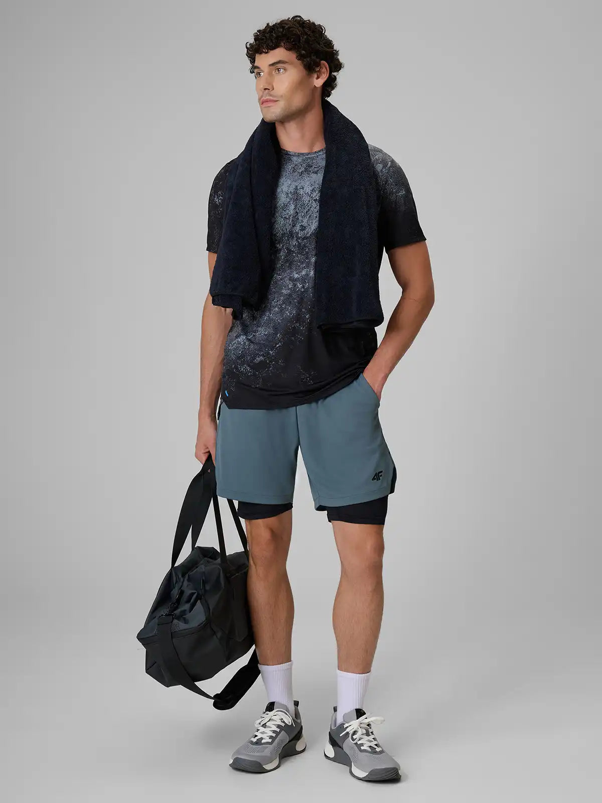Pantaloni scurți de fitness pentru bărbați 4F M1738 4FWAW26TFSHM1738 green