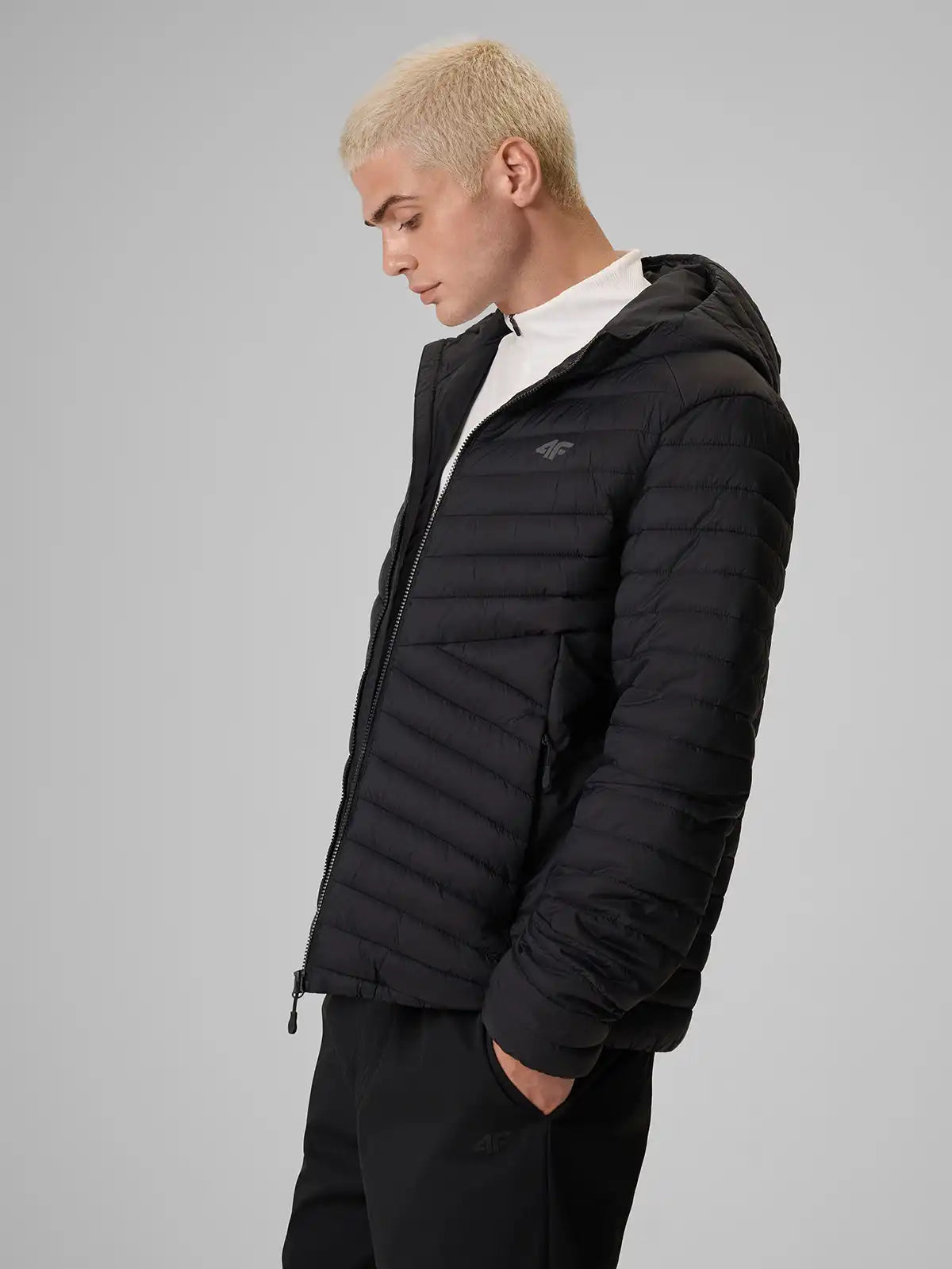 Мужской пуховик с капюшоном 4F M0935 4FWAW26TDJAM0935 deep black