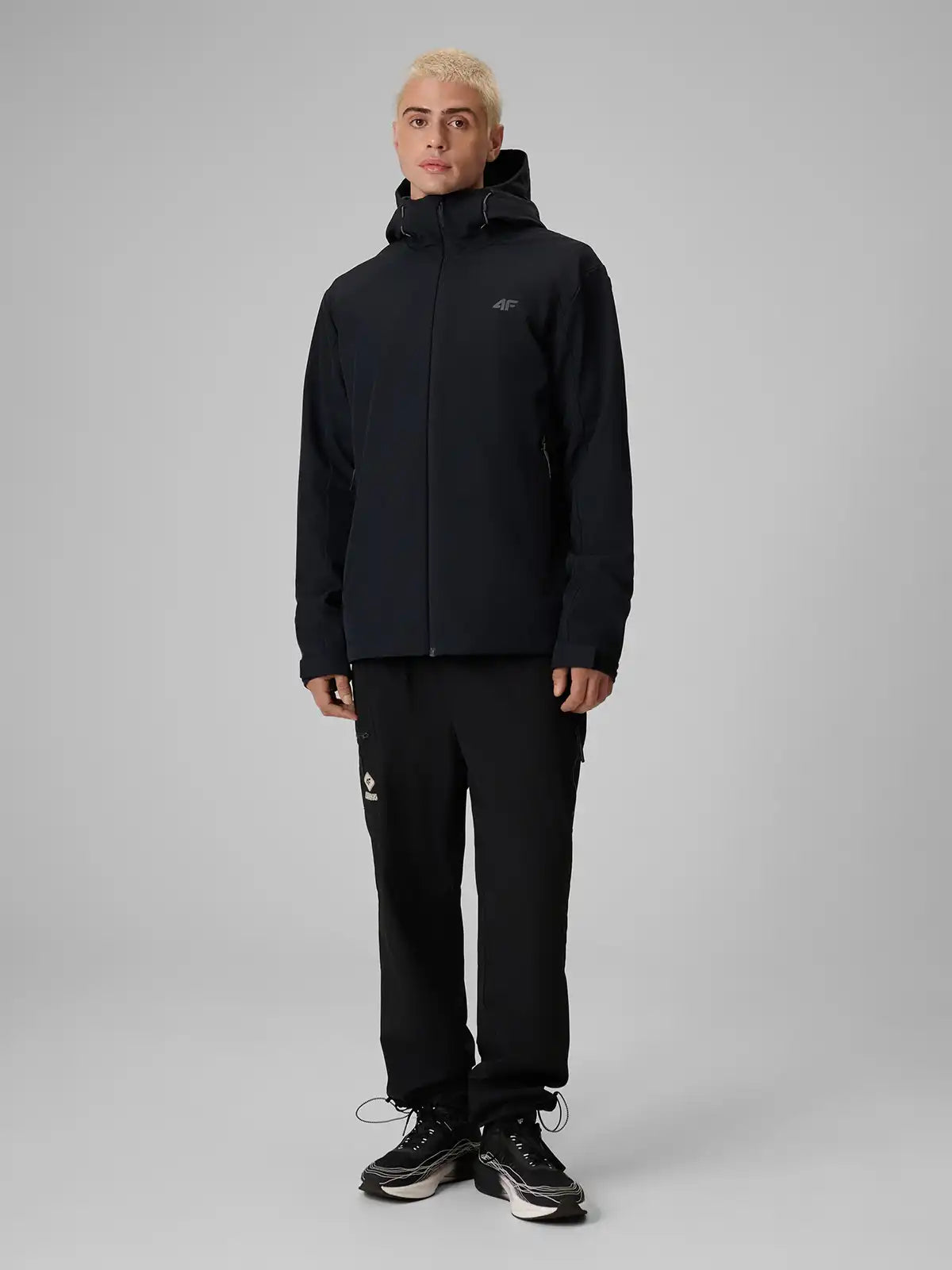 Jachetă rezistentă la vânt pentru bărbați 4F M608 4FWAW26TSOFM608 deep black