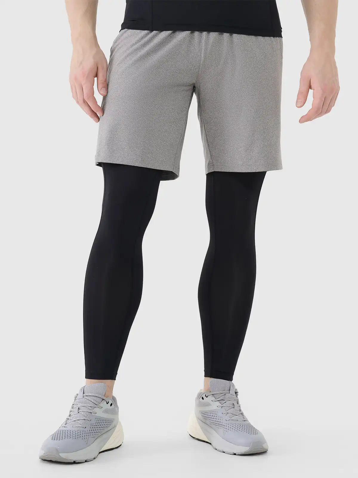 Pantaloni scurți de antrenament pentru bărbați  4F M1277 4FWSS26TFSHM1277 grey melange