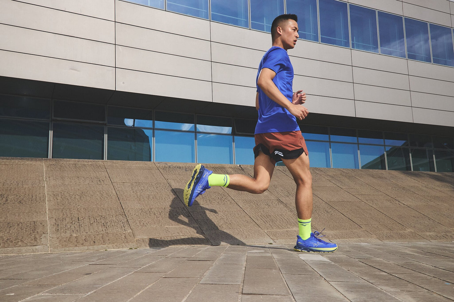 Adidași de alergare pentru bărbați Mizuno WAVE SKYRISE 7 J1GC2609 01