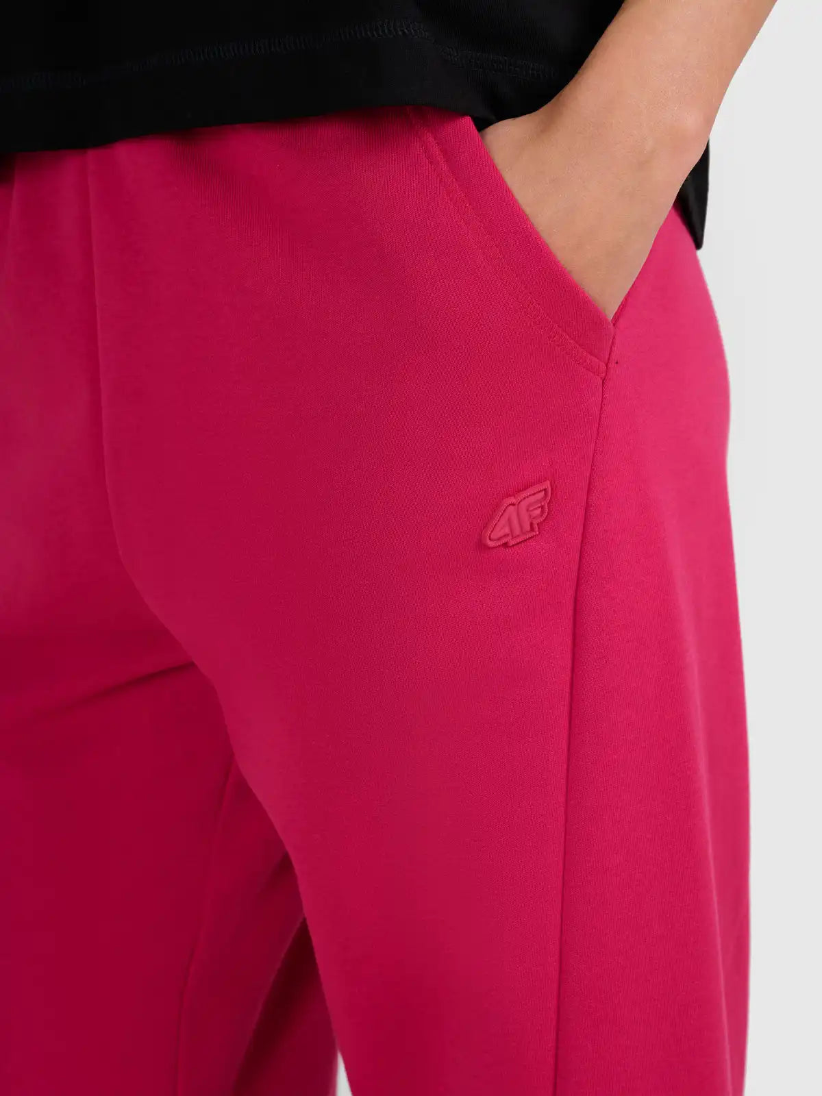 Женские джоггеры 4F F1205 4FWAW25TTROF1205 dark pink