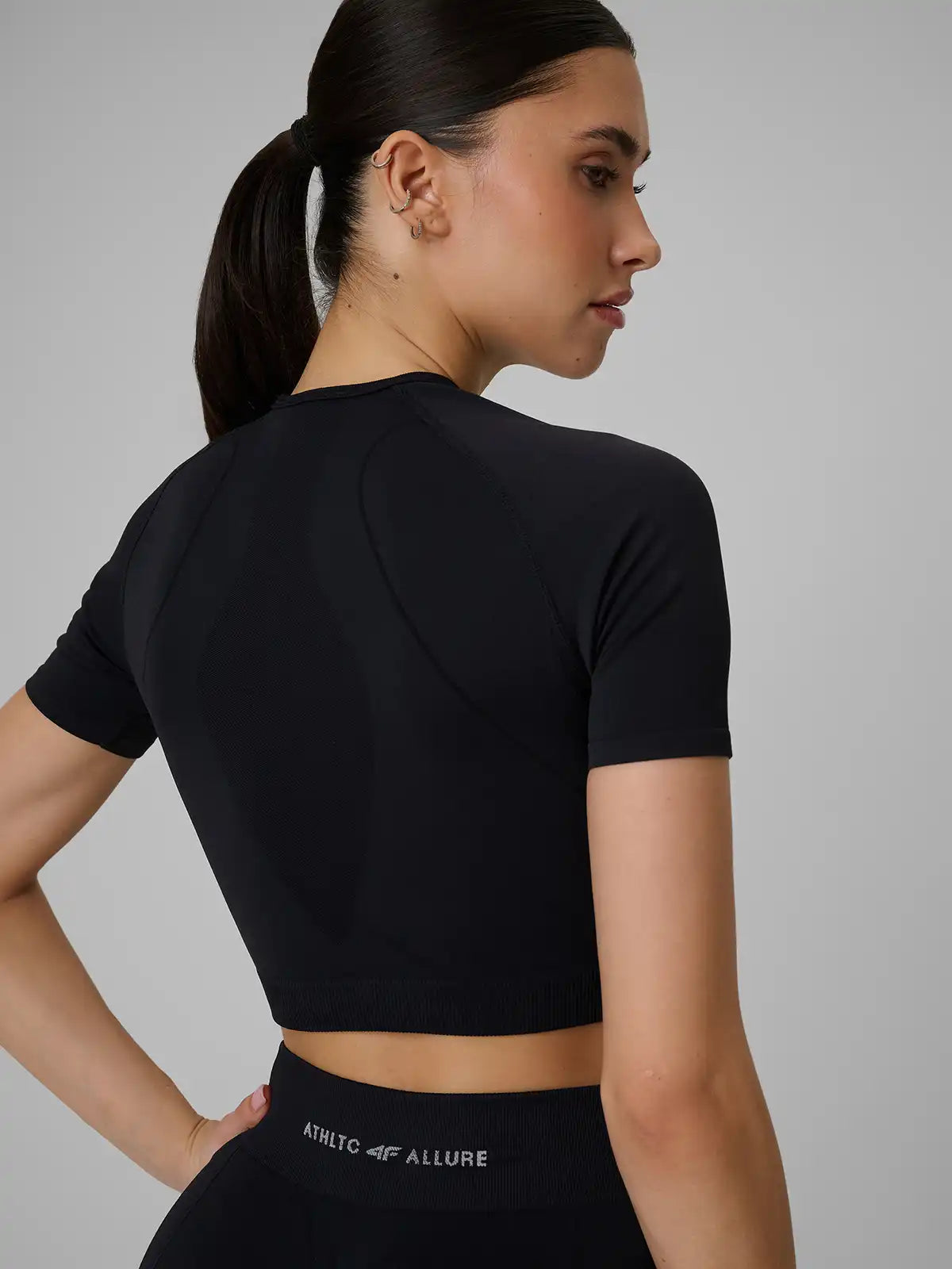 Tricou scurt pentru femei pentru fitness 4F F1813 4FWSS26TFTSF1813 deep black