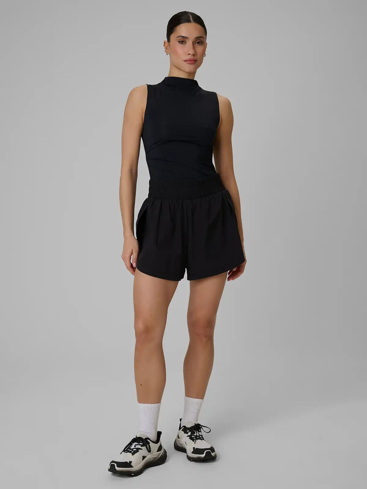Женские шорты для фитнеса  4F F1433 4FWSS26TFSHF1433 deep black