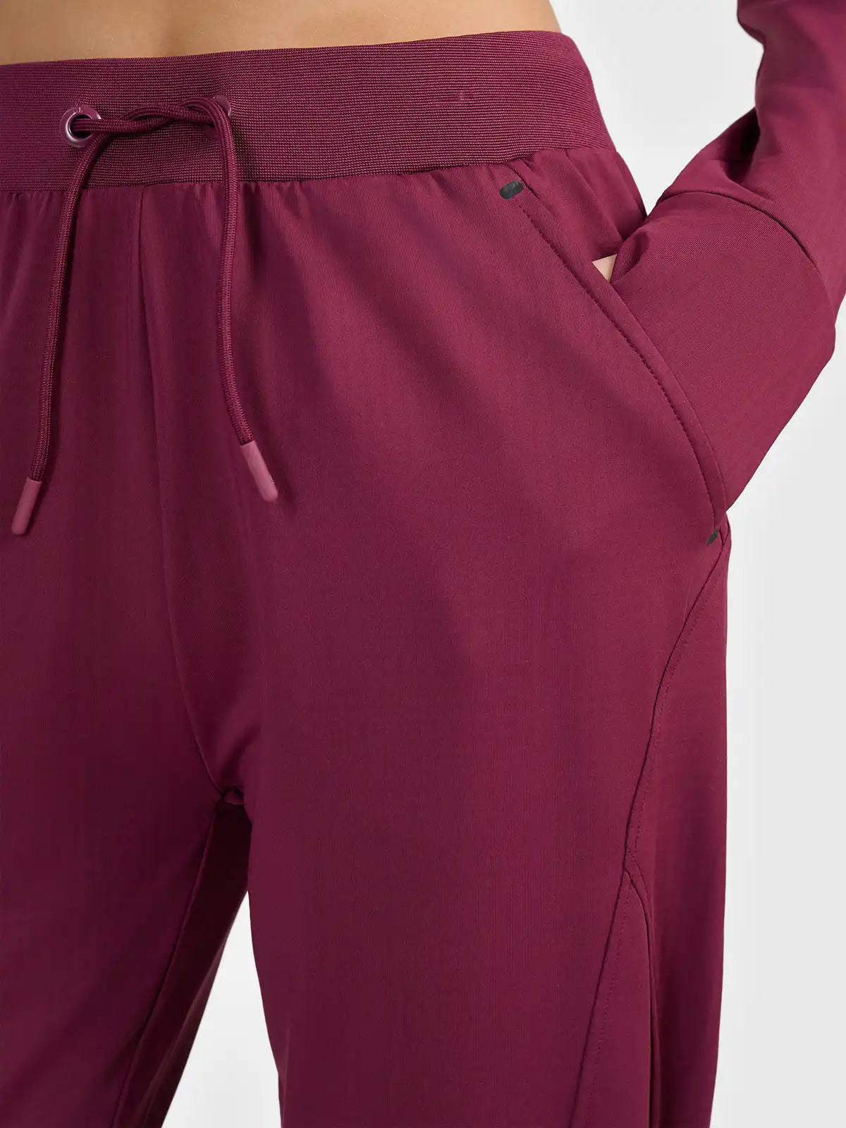 Pantaloni sportivi pentru femei 4F F1753 4FWAW26TTROF1753 dark pink 