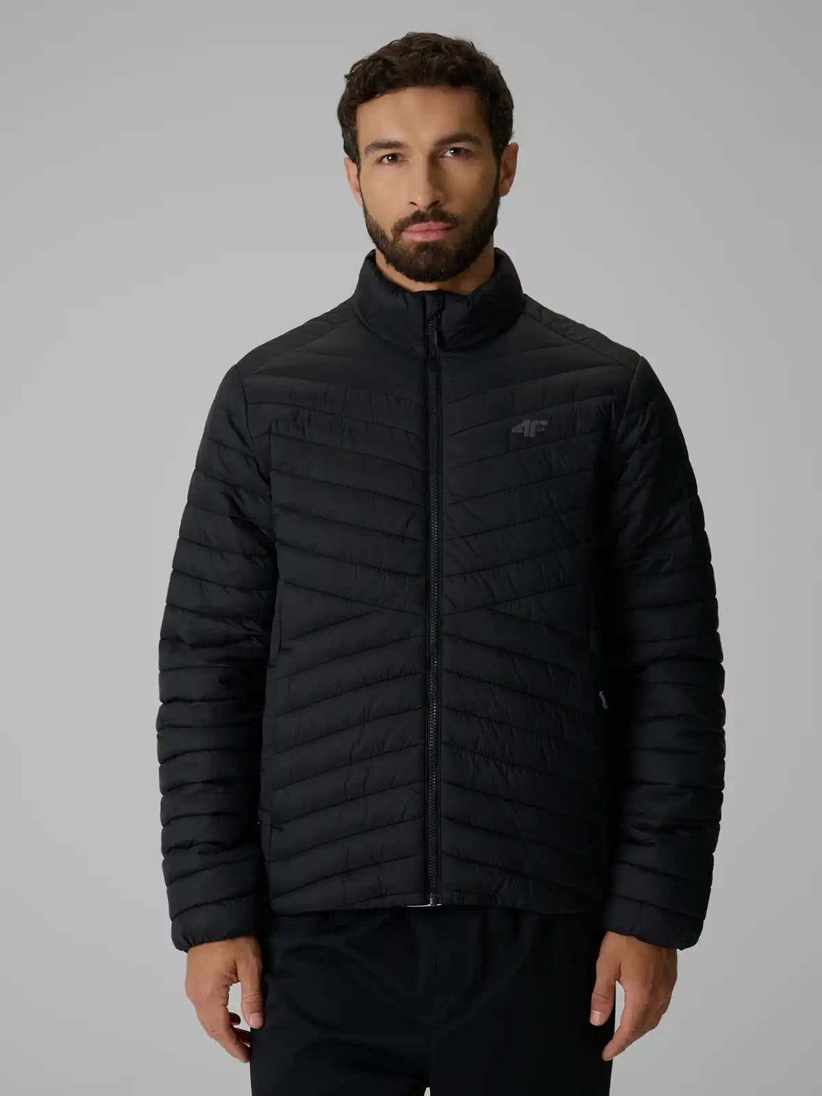 Jachetă de puf pentru bărbați 4F  M0934 4FWAW26TDJAM0934 deep black