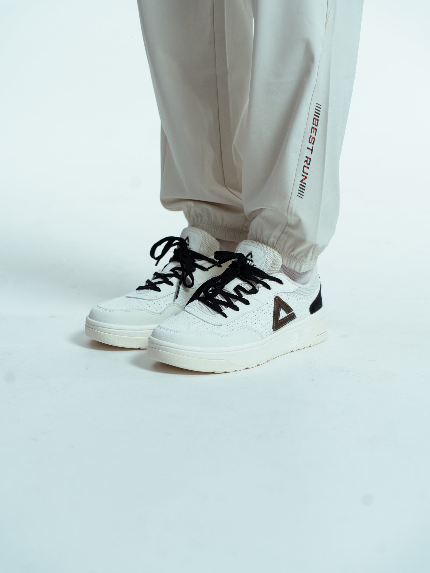 Кроссовки женские Peak Casual EXT52368B white/black