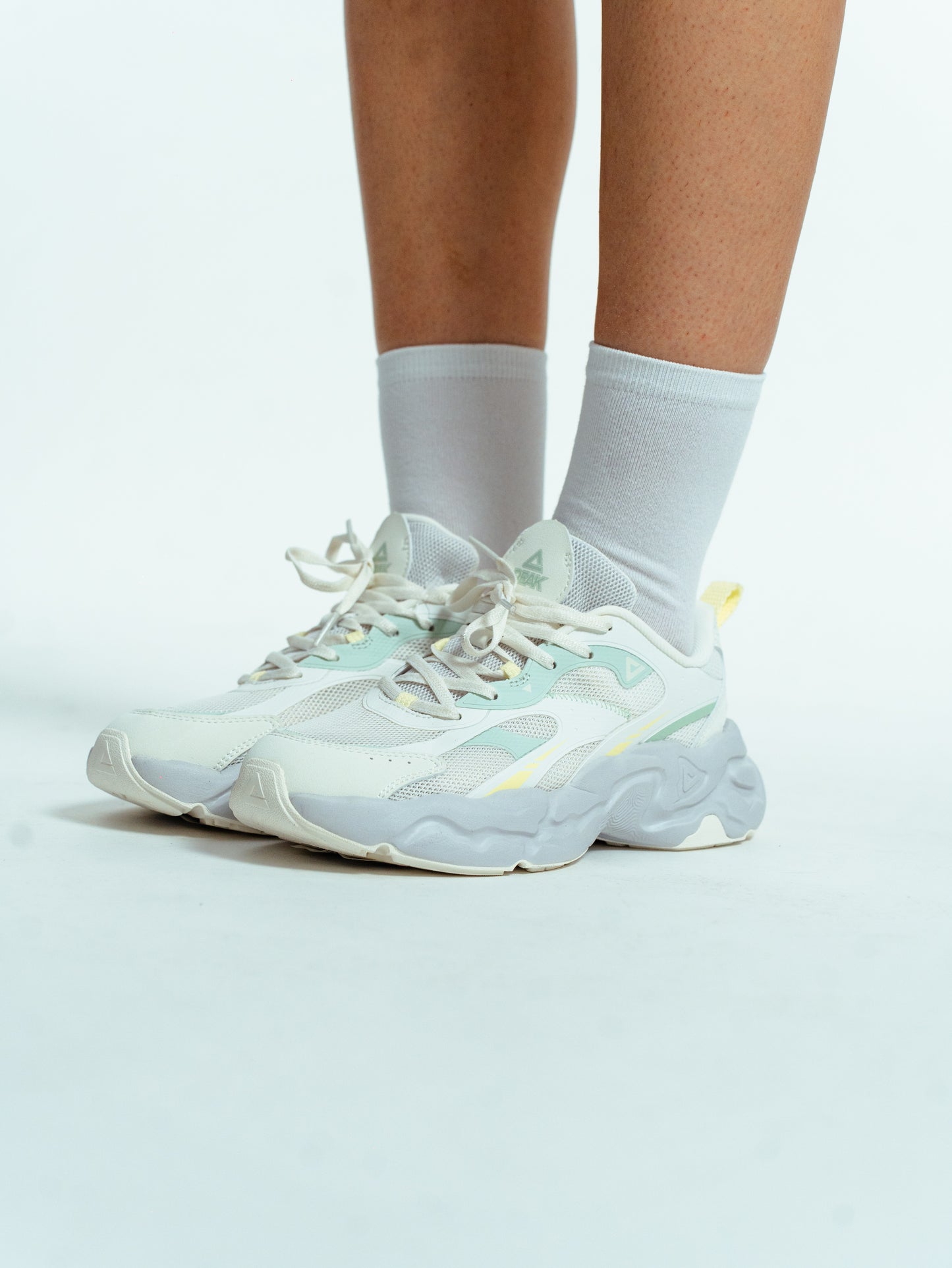 Кроссовки женские Peak Casual EXT52062E white/green