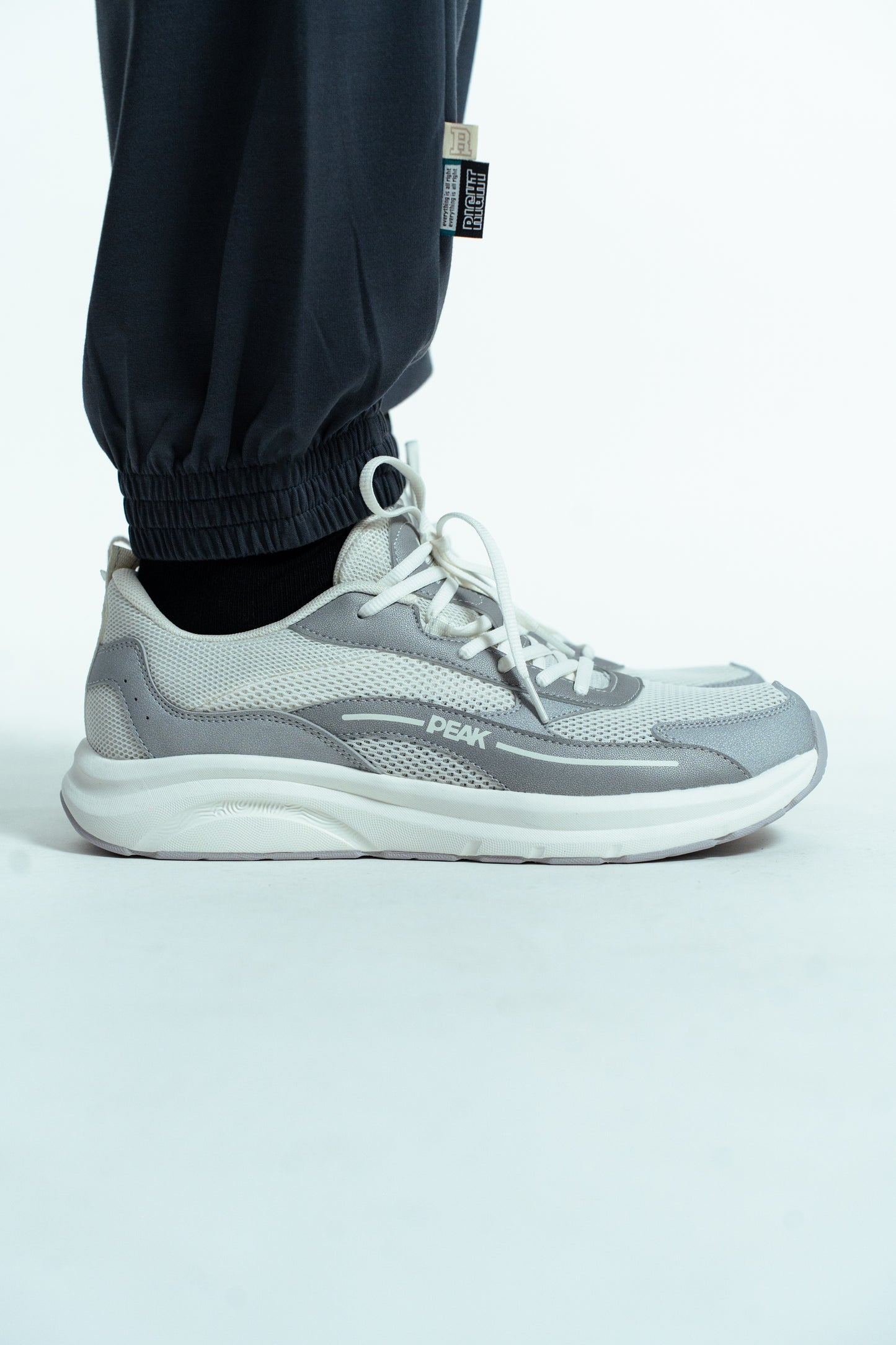 Кроссовки мужские для бега Peak EXT52807J white/silver