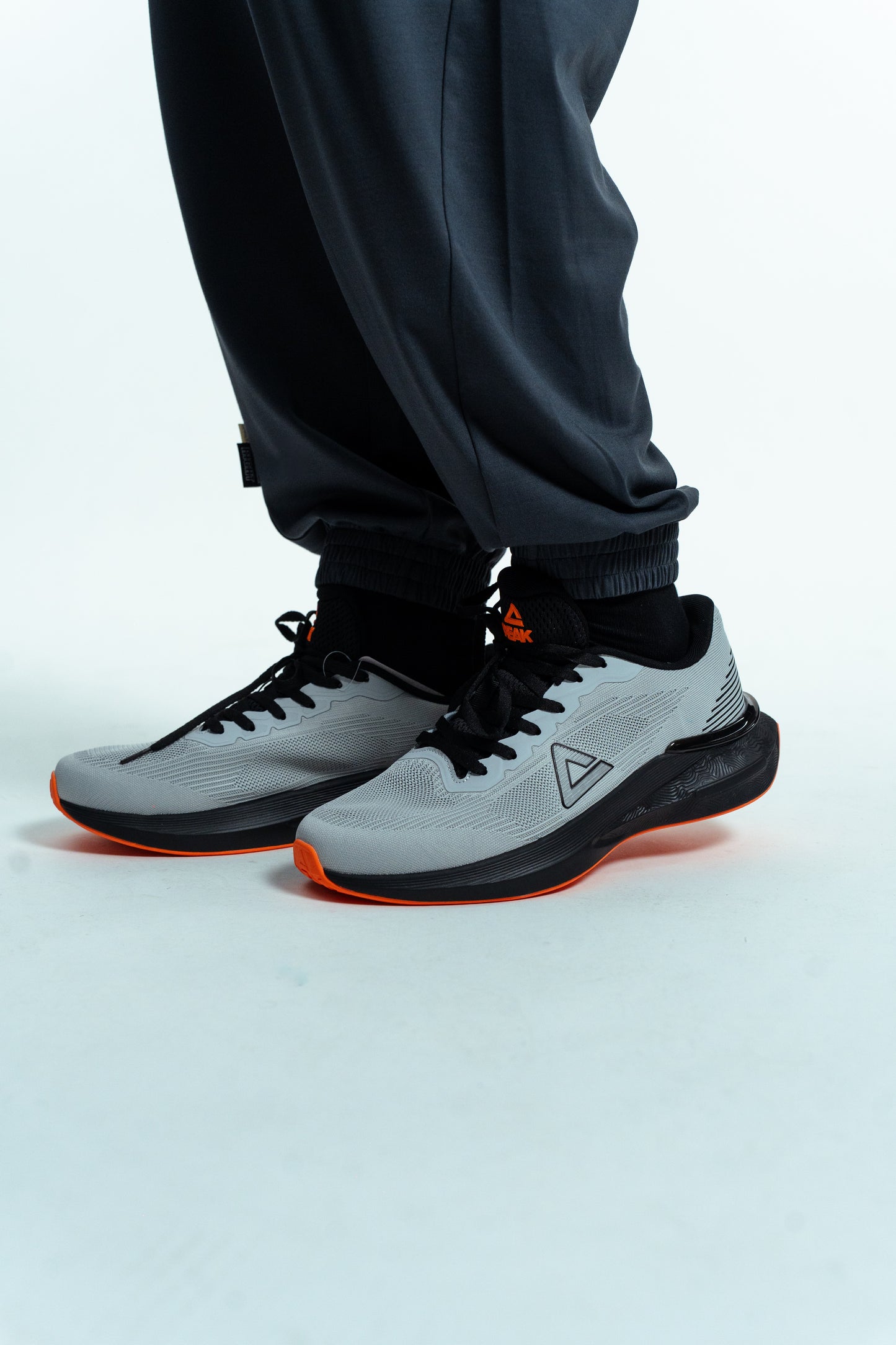 Adidași de alergare pentru bărbați Peak EXT52917H grey/black