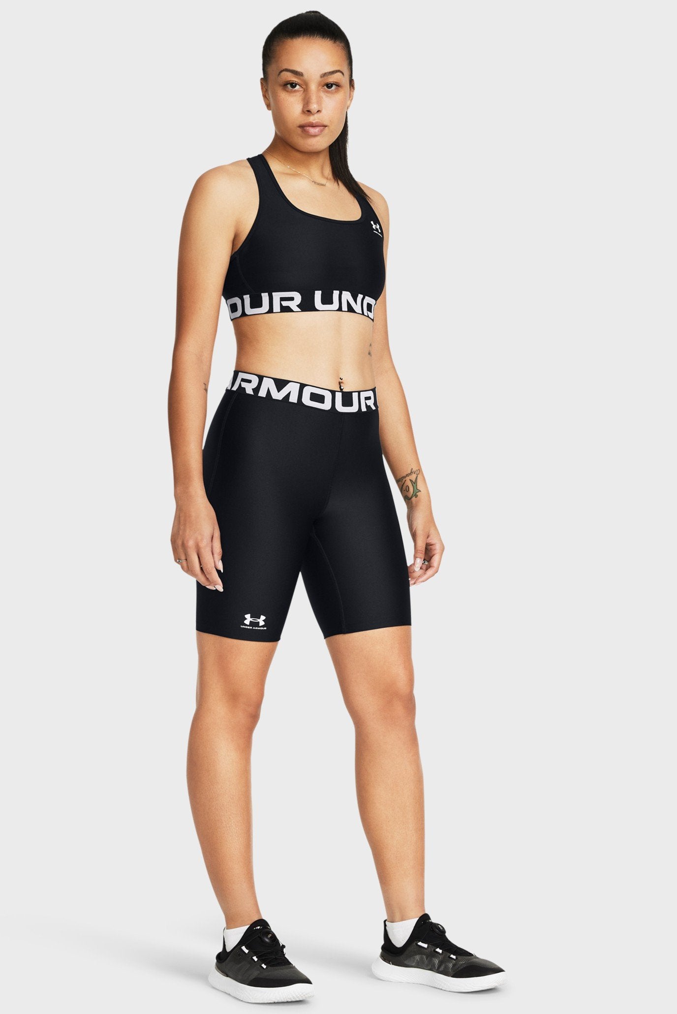 Colanți scurți de antrenament pentru femei Under Armour HG 8in Shortt-GRN 1383627-001